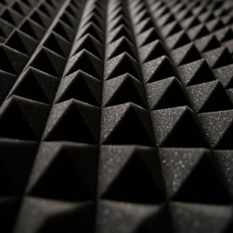 Isolamento ac&uacute;stico